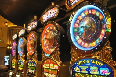 Live dealer table at mbahyit Quickspin with multi-camera feed and real-time card display